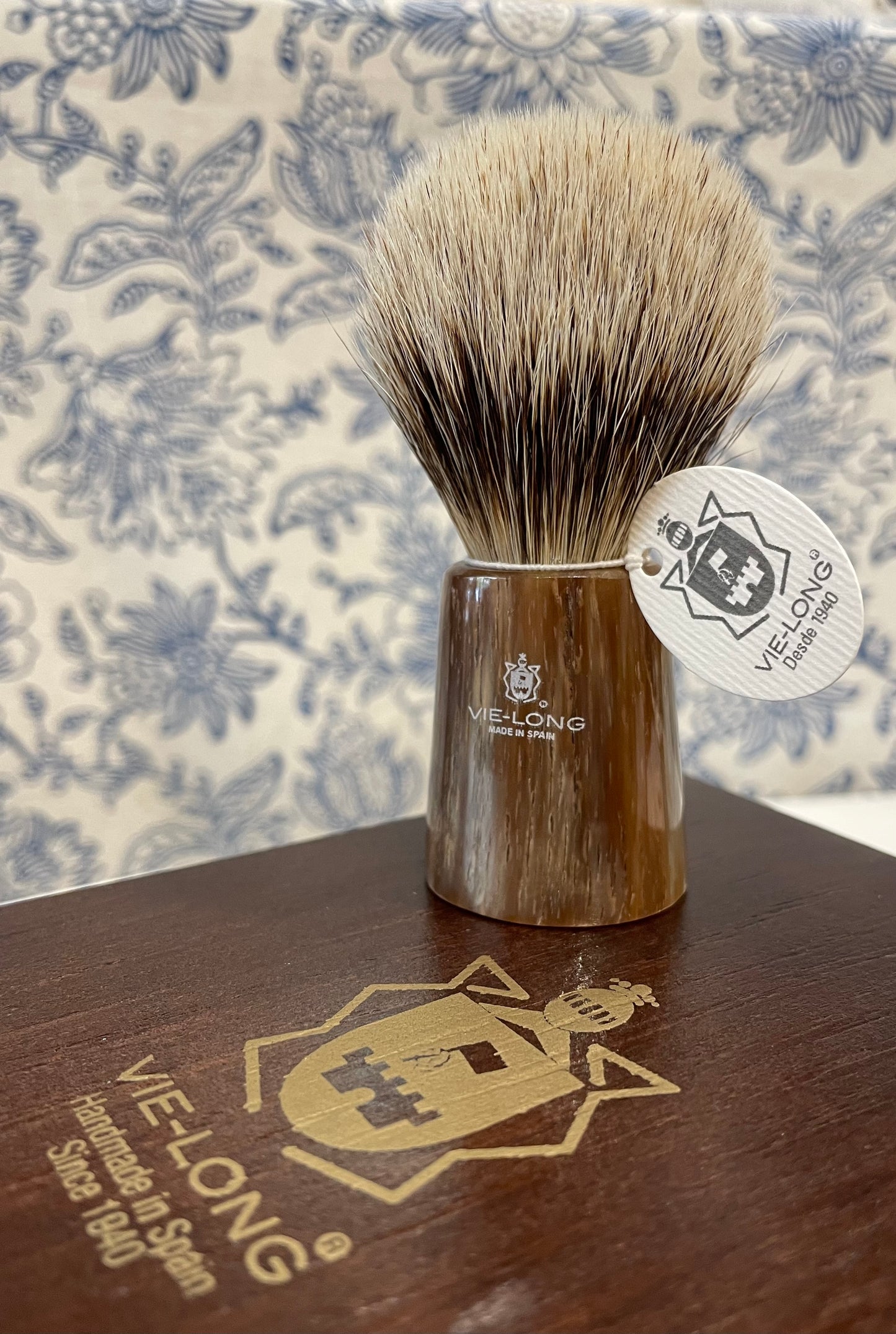 Vie Long Silver Tip Badger Shave Brush with  Horn Handle